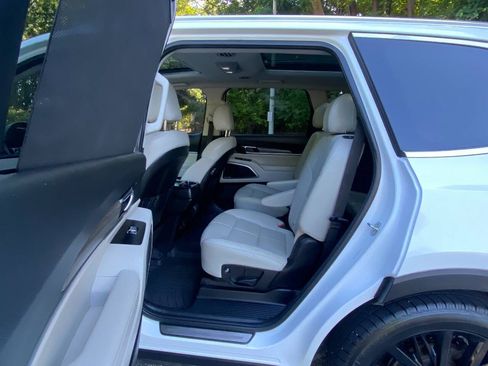 Used 2020 Kia Telluride SX w/ Towing Package FWD image 43