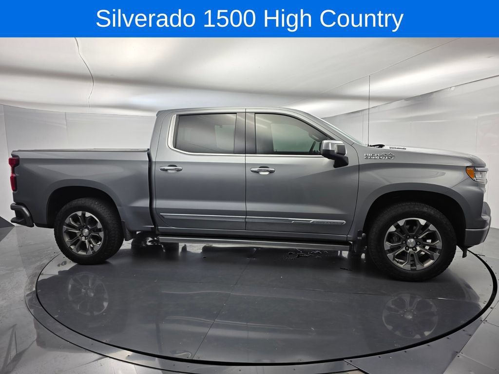 Used 2023 Chevrolet Silverado 1500 High Country w/ Technology Package AWD/4WD image 3