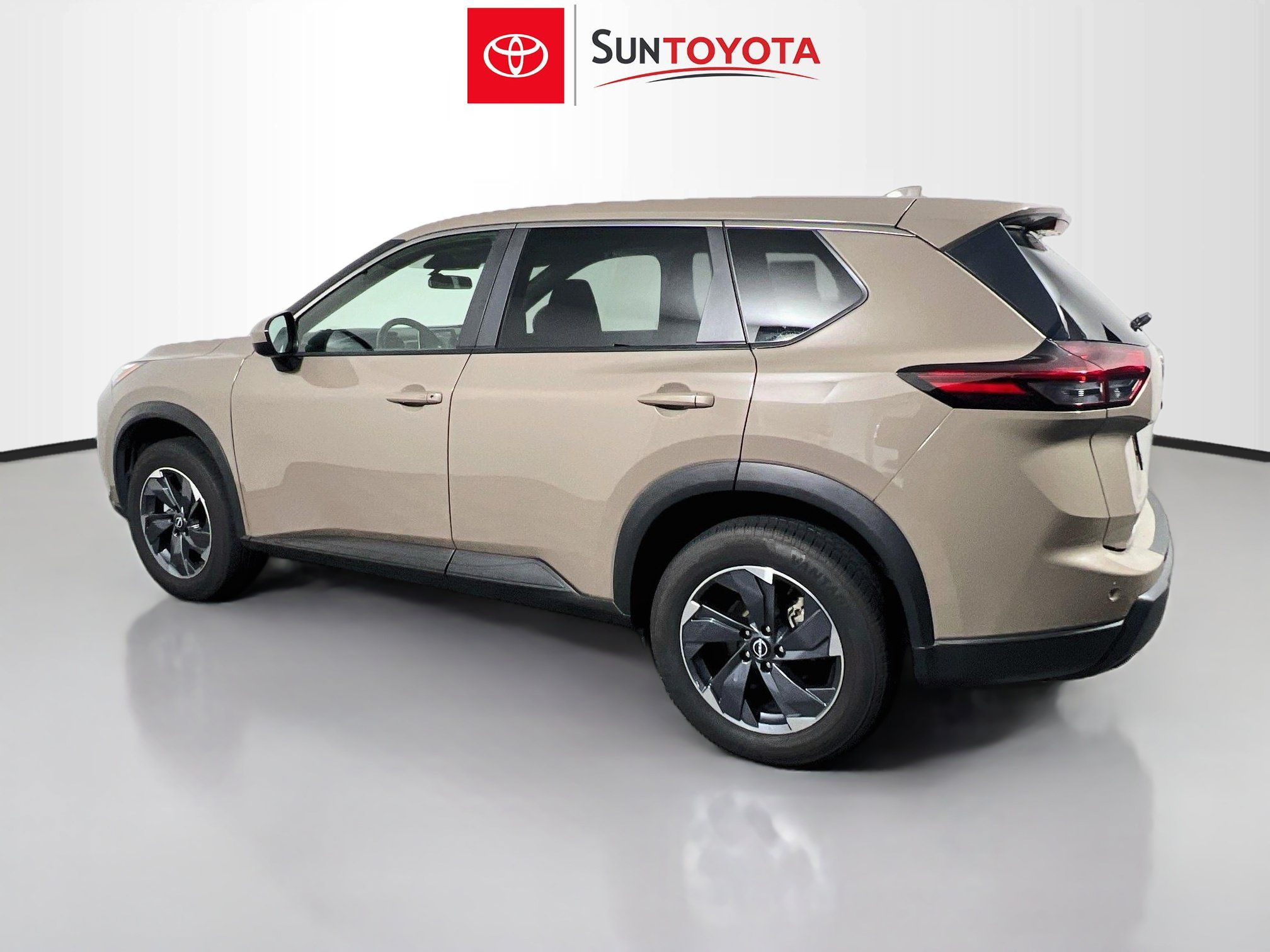 Used 2025 Nissan Rogue SV FWD image 6