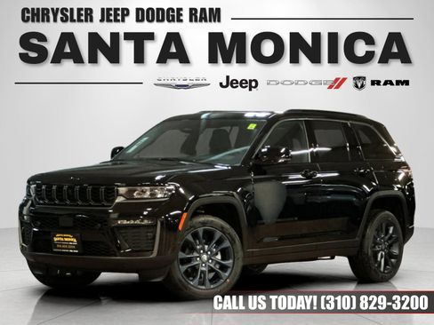 New 2026 Jeep Grand Cherokee Limited AWD/4WD image 1