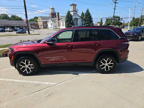 Certified 2025 Jeep Grand Cherokee Limited w/ Luxury Tech Group II AWD/4WD image 13