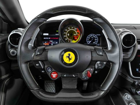 Used 2019 Ferrari GTC4Lusso image 18