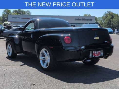 Used 2003 Chevrolet SSR RWD image 6