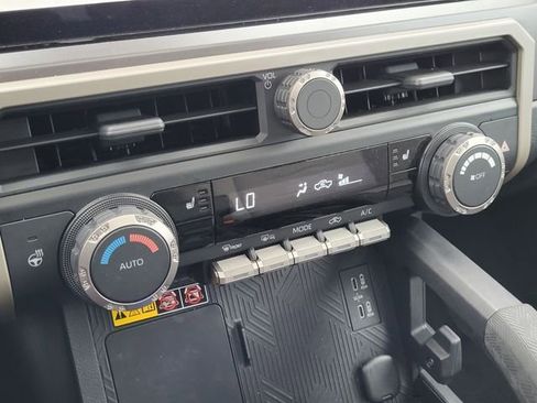 Used 2024 Toyota Tacoma TRD Off-Road image 23