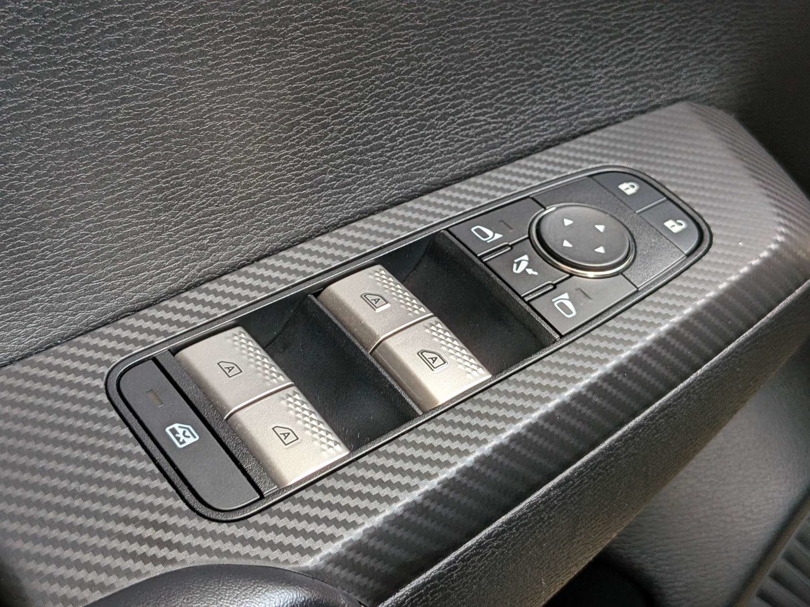 Used 2025 Mitsubishi Outlander SE FWD image 28