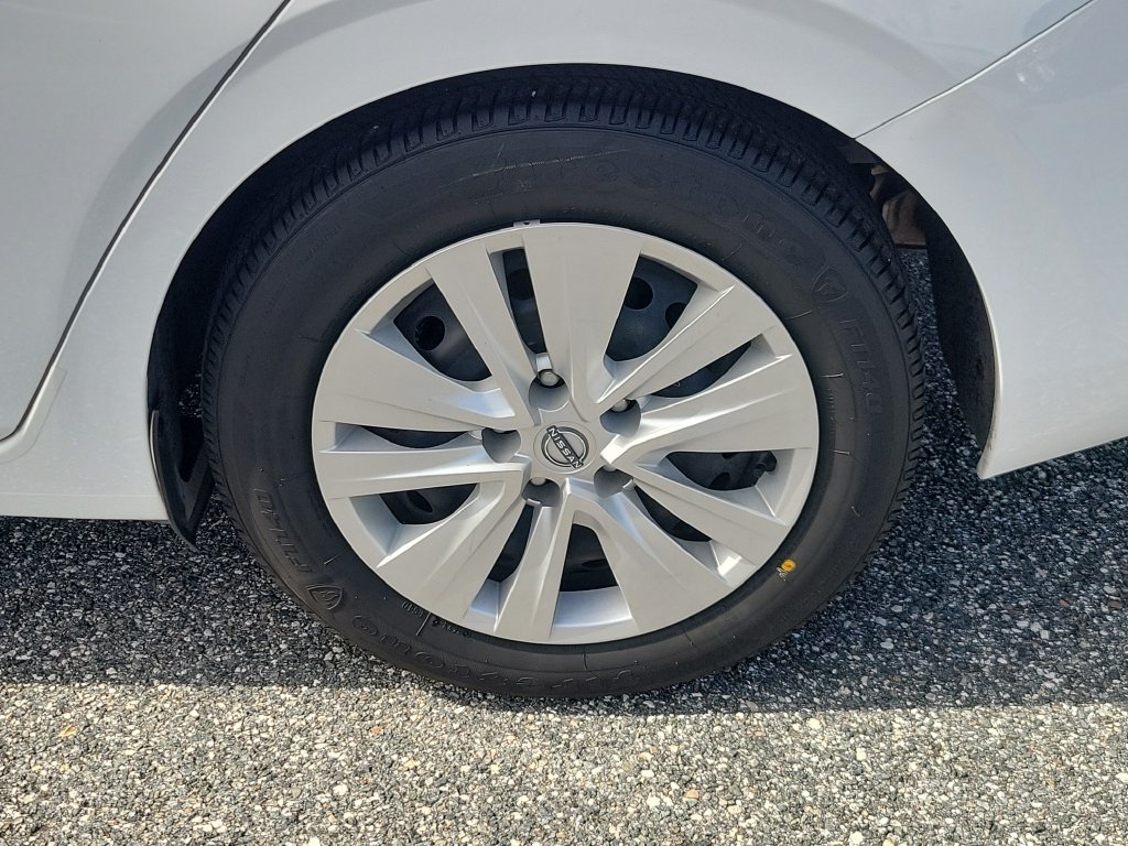 Certified 2024 Nissan Sentra S FWD image 5