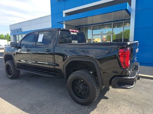Used 2024 GMC Sierra 1500 AT4 w/ Technology Package AWD/4WD image 3