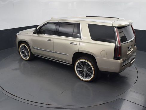 Used 2017 Cadillac Escalade Platinum image 49