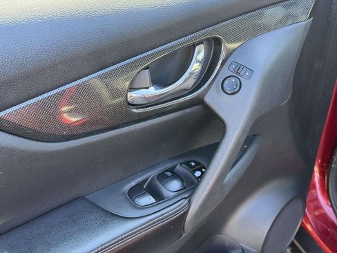 Used 2016 Nissan Rogue SL w/ SL Premium Package image 18