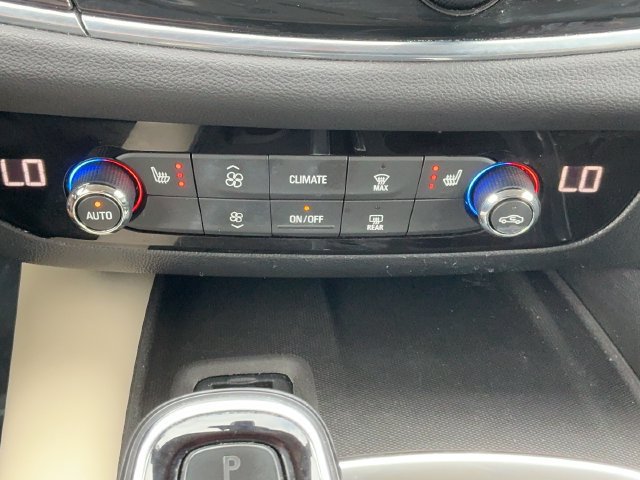 Used 2021 Buick Enclave Essence FWD image 31