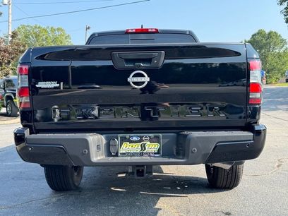 New 2025 Nissan Frontier SV w/ SV Convenience Package