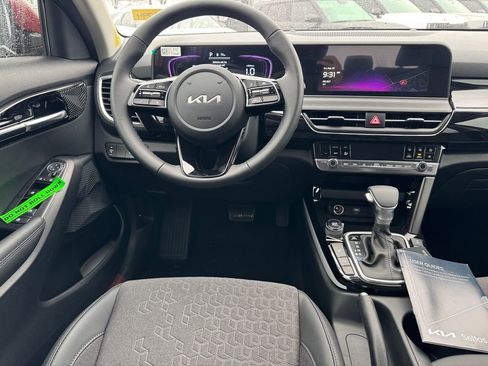New 2026 Kia Seltos S image 9