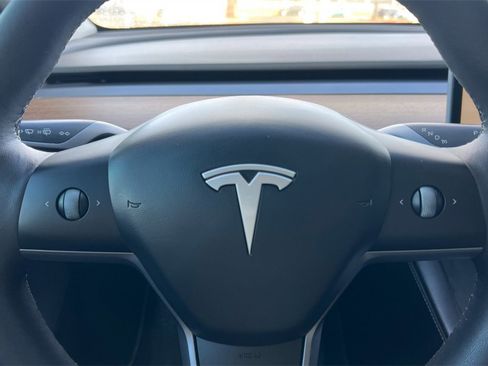 Used 2024 Tesla Model Y Long Range image 24