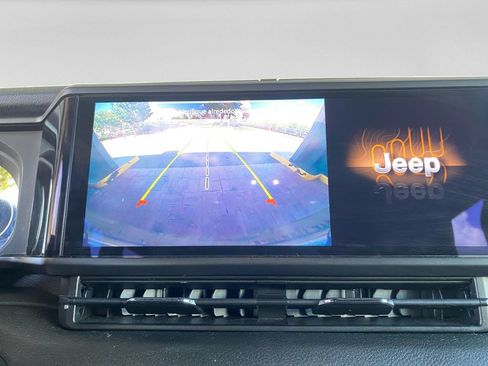 Used 2024 Jeep Wrangler Unlimited Sport AWD/4WD image 15