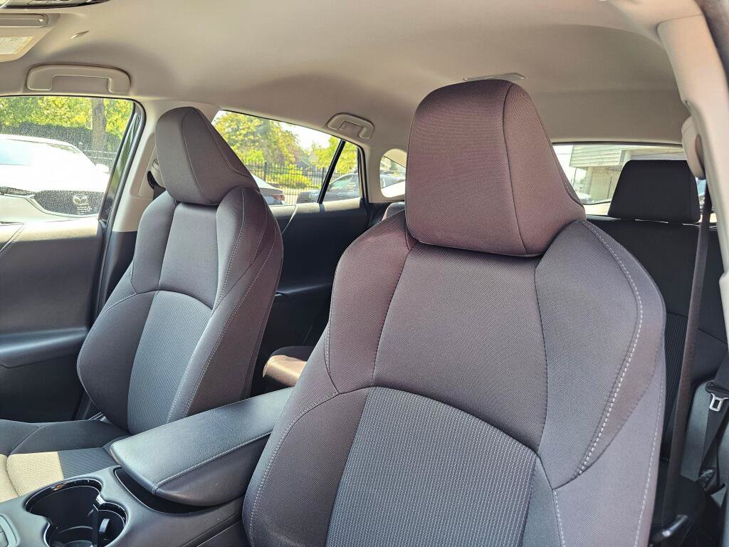 Used 2023 Toyota Venza LE AWD/4WD image 21