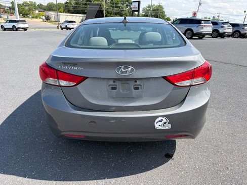 Used 2013 Hyundai Elantra GLS FWD image 4