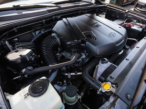 Used 2015 Toyota Tacoma 4x4 Double Cab w/ TRD Sport Package image 48