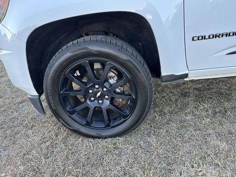 Used 2020 Chevrolet Colorado LT w/ Colorado RST Special Edition image 9