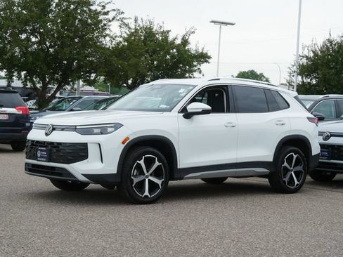 Certified 2026 Volkswagen Tiguan SE AWD/4WD image 3