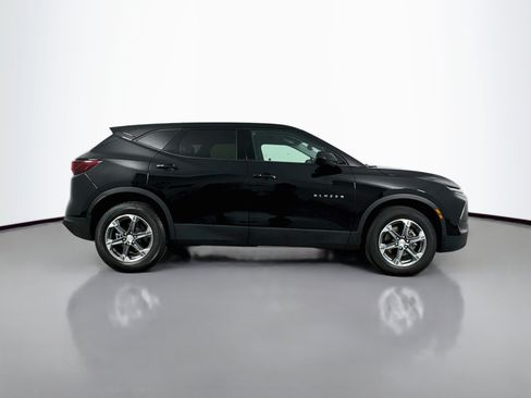Used 2025 Chevrolet Blazer LT AWD/4WD image 8