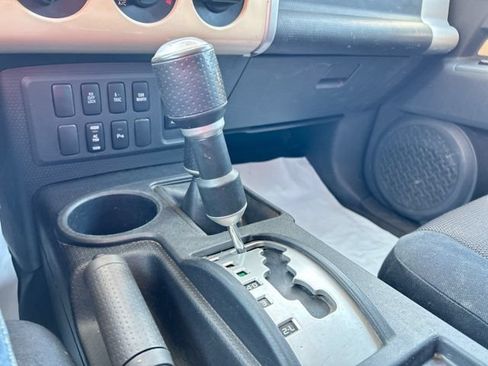 Used 2008 Toyota FJ Cruiser 4WD image 32