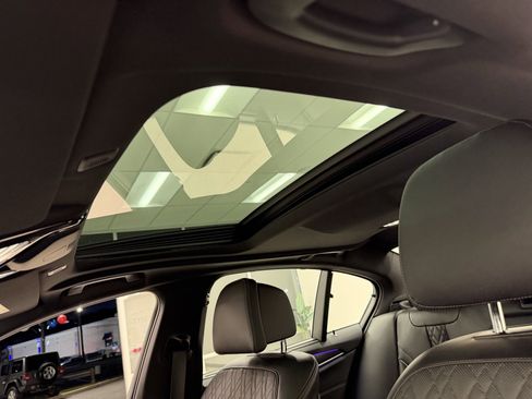 Used 2023 BMW 530i xDrive 530i xDrive w/ Executive Package image 39