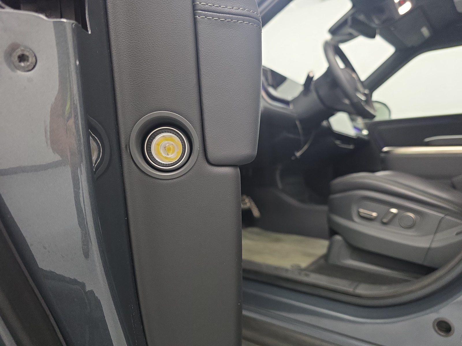 Used 2022 Rivian R1S Launch Edition Quad AWD/4WD image 32