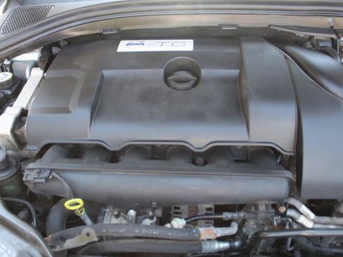 Used 2010 Volvo XC60 T6 AWD/4WD image 32