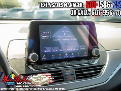 Used 2025 Nissan Altima 2.5 SR FWD image 16