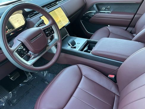 New 2025 Land Rover Range Rover SE image 5