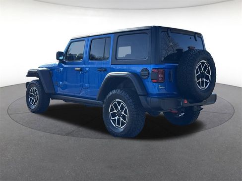 Used 2025 Jeep Wrangler Unlimited Rubicon image 3