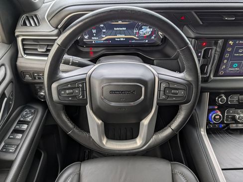 Used 2022 GMC Yukon Denali AWD/4WD image 19