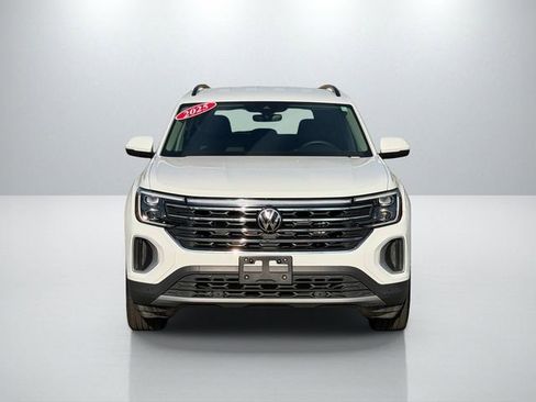 Used 2025 Volkswagen Atlas SE image 2