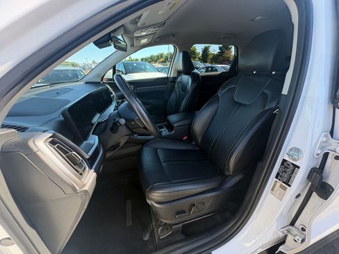 Used 2024 Kia Sorento S AWD/4WD image 39