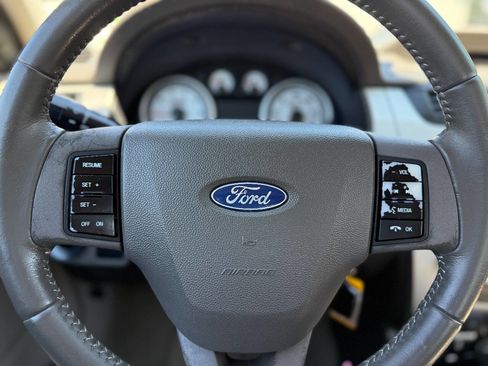 Used 2009 Ford Focus SEL image 27