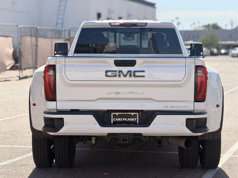 Used 2024 GMC Sierra 3500 Denali Ultimate AWD/4WD image 5