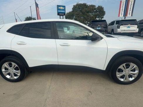 Used 2024 Chevrolet Trax LS FWD image 9