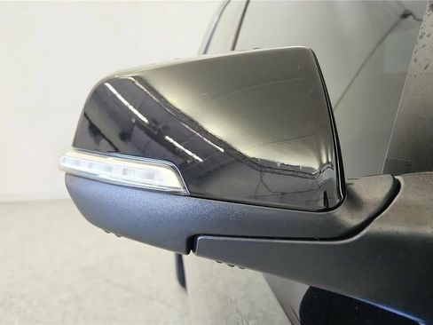 Used 2022 Chevrolet Traverse LT AWD/4WD image 18
