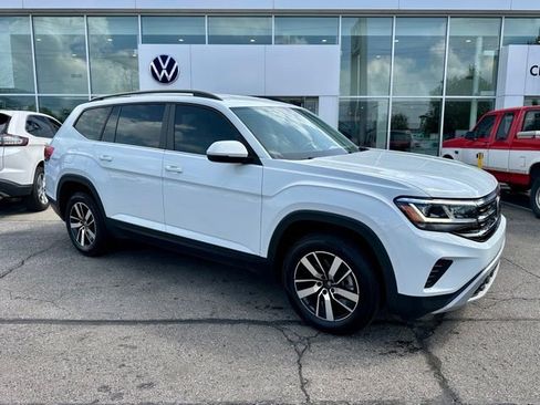 Certified 2023 Volkswagen Atlas SE image 1