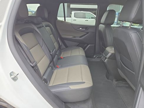 Used 2025 Chevrolet Equinox LT w/ Convenience Package II image 16