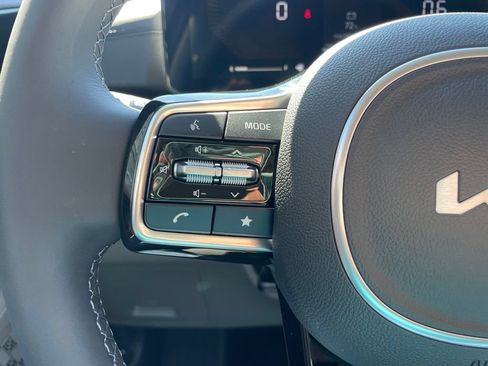 New 2026 Kia Carnival FWD image 24