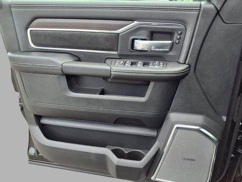 New 2026 RAM 2500 Laramie AWD/4WD image 17