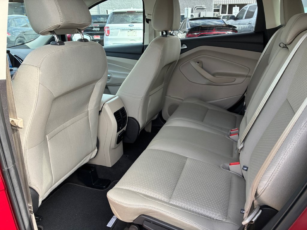 Used 2017 Ford Escape SE w/ Equipment Group 201A FWD image 5