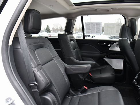 Used 2023 Lincoln Aviator Reserve w/ Equipment Group 201A image 18