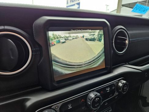 Used 2023 Jeep Wrangler Unlimited Rubicon 4xe AWD/4WD image 28