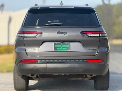 Used 2022 Jeep Grand Cherokee L Limited w/ Black Appearance Package image 10