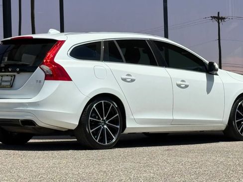 Used 2016 Volvo V60 T5 Premier w/ Convenience Package FWD image 13