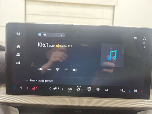 Used 2025 Ford Explorer Active image 13