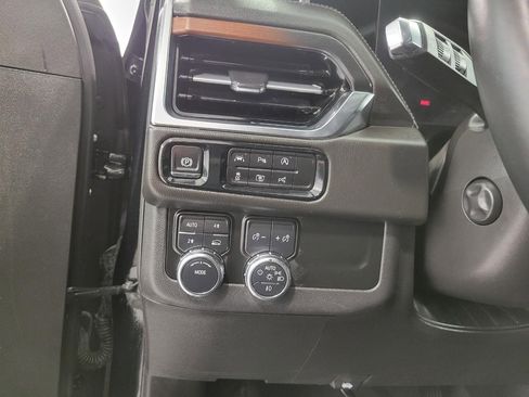 Used 2025 GMC Yukon XL Denali image 14