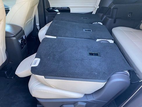 Used 2023 Ford Explorer Platinum w/ Technology Package AWD/4WD image 44